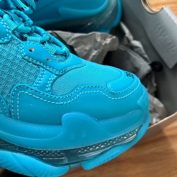 - BALENCIAGA SIZE 39 TRIPLE S NWB - Picture 5 of 7